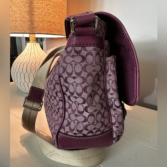 Coach Signature Messenger Bag Purple Crossbody - Picture 4 of 16